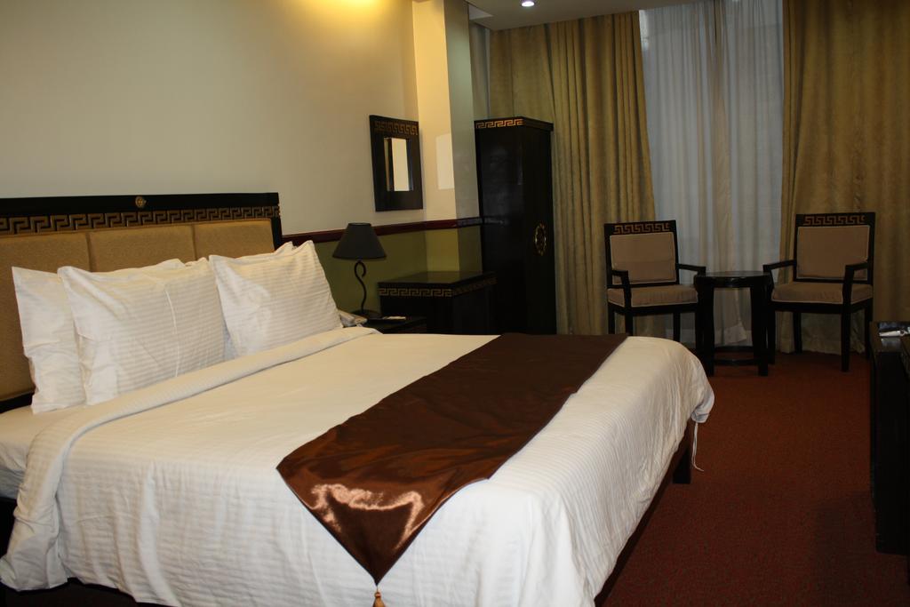 Manila Crown Palace Hotel Bagian luar foto