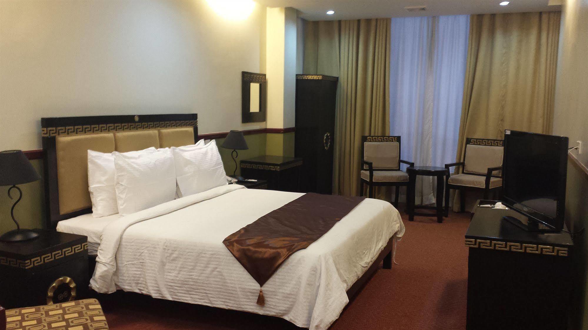 Manila Crown Palace Hotel Bagian luar foto