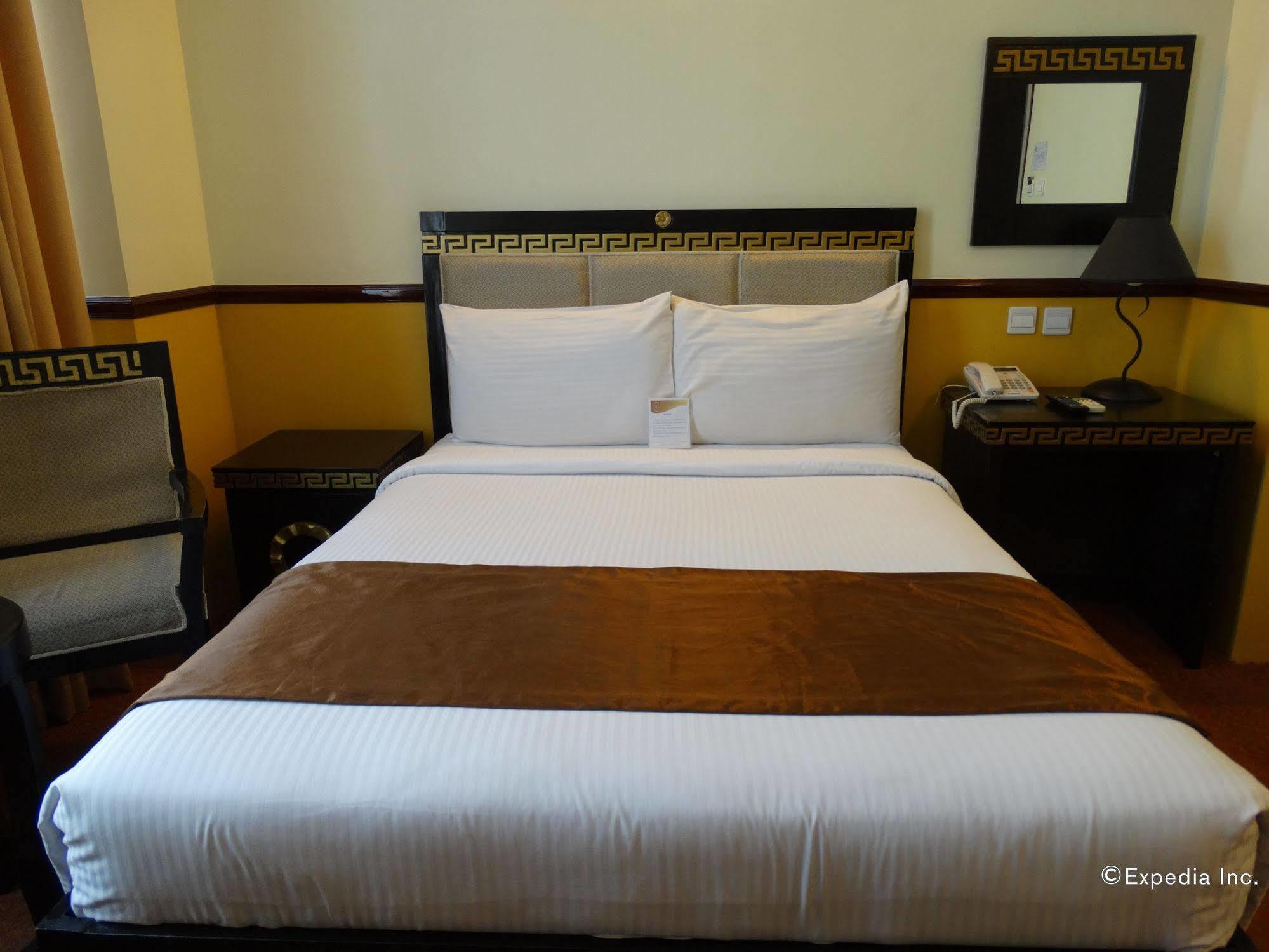 Manila Crown Palace Hotel Bagian luar foto