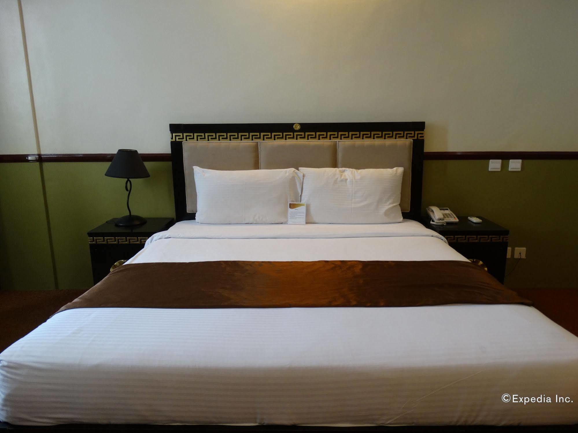Manila Crown Palace Hotel Bagian luar foto